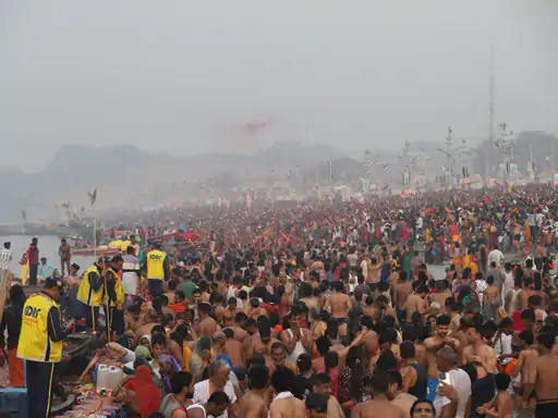 महाकुंभ में रोज डेढ़ से दो करोड़ श्रद्धालुओं का प्रबंधन:45 दिन में 66 करोड़ लोगों ने किया स्नान, बना दुनिया का सबसे बड़ा भीड़ प्रबंधन मॉडल